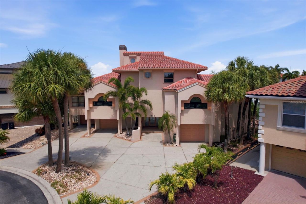 2869 Seabreeze Drive S, Gulfport, FL 33707 Photo