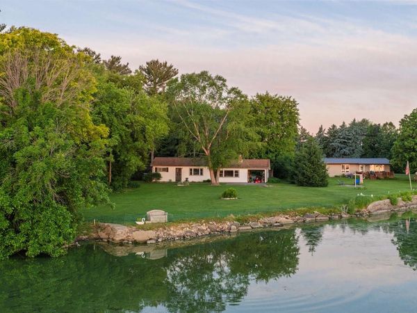 W10224 Surfside Drive, Beaver Dam, WI 53916
