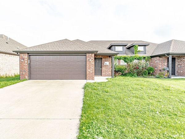 926 Kensington Drive , Centerton, AR 72719