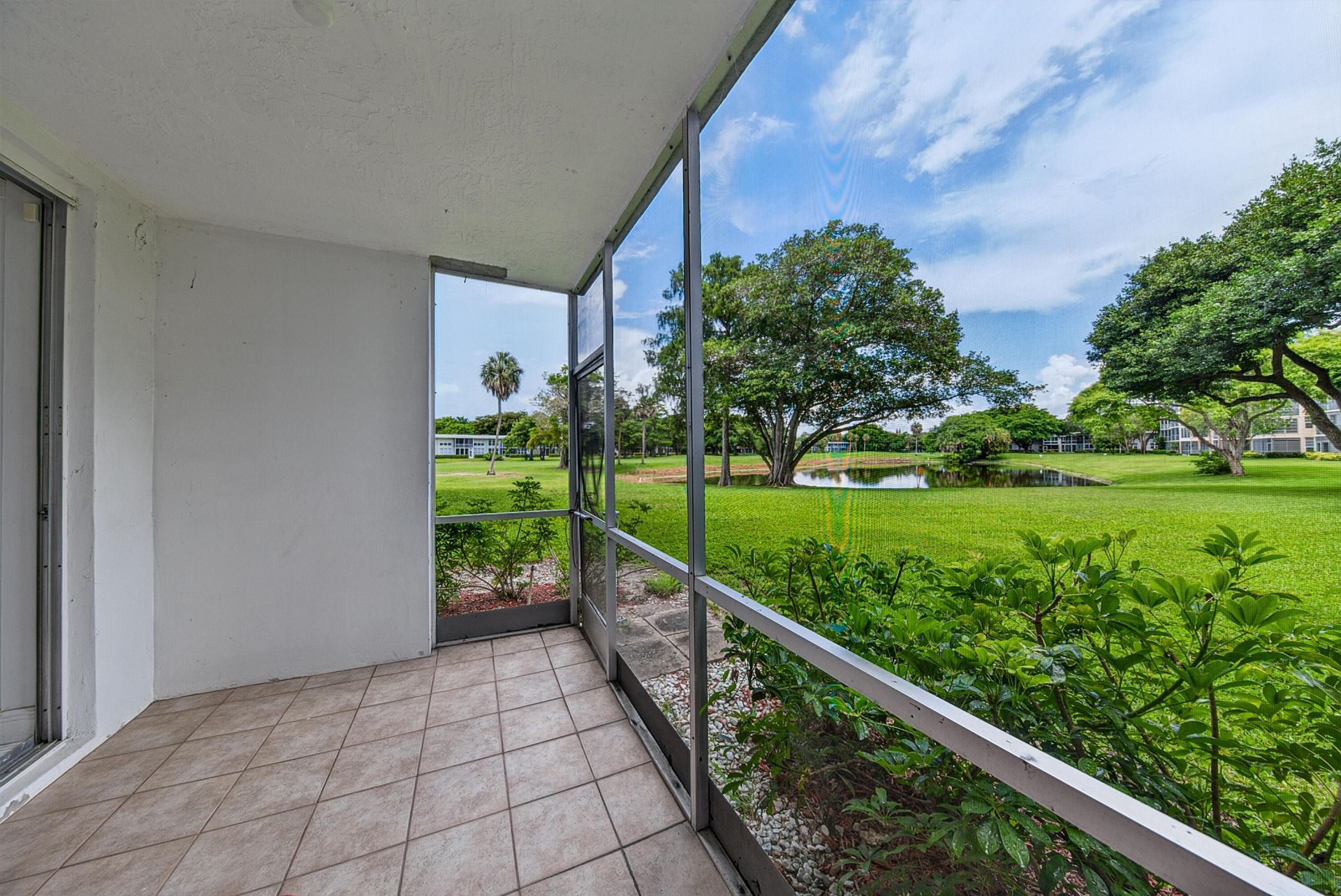4020 W Palm Aire Drive, Unit 106, Pompano Beach, FL 33069 Photo