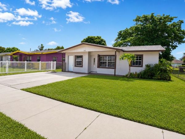 417 SW 8th Avenue, Delray Beach, FL 33444