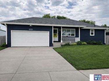 13721 Guildford Street, Waverly, NE 68462