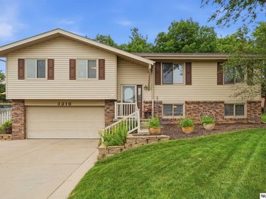 3216 S 76th Street, Lincoln, NE 68506