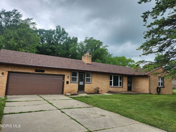 2622 W Alexis Road, Toledo, OH 43613