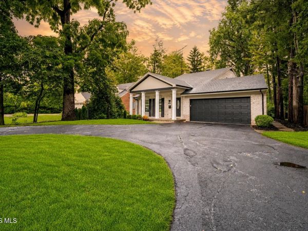 3986 W Bancroft Street, Ottawa Hills, OH 43606