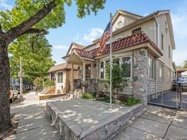 7815 Woodhaven Boulevard, Ridgewood, NY 11385