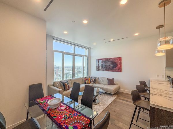 123 LEXINGTON AVE, Unit 1402, San Antonio, TX 78205