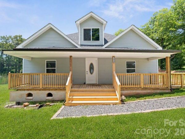 1820 N Hewitt Avenue , Newton, NC 28658