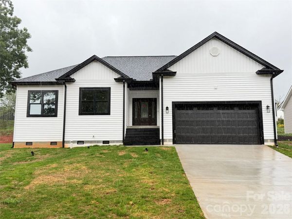 1204 Spring Time Court SW, Lenoir, NC 28645