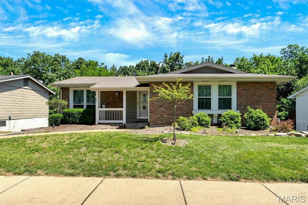 650 Towerwood Drive, Ballwin, MO 63021 Main Photo