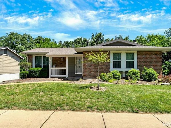 650 Towerwood Drive, Ballwin, MO 63021