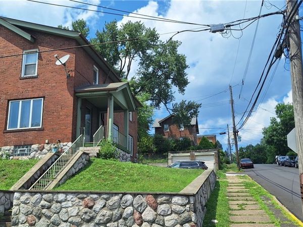 549 Howard , East Pittsburgh, PA 15112
