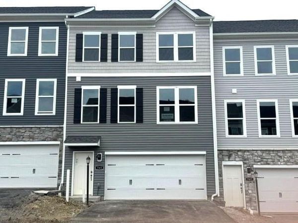 765 Olivia St, Pittsburgh, PA 15205