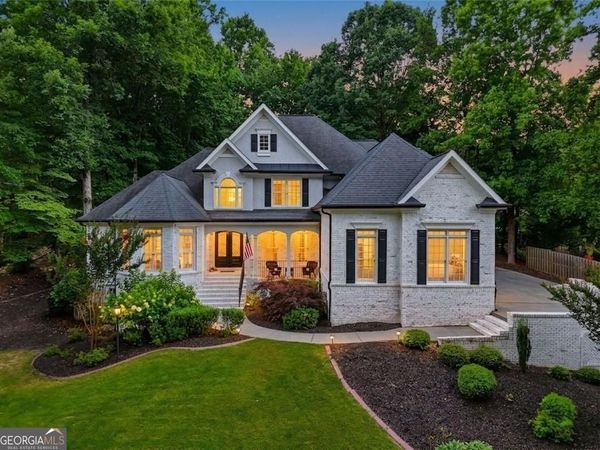5025 Towne Lake Hill N, Woodstock, GA 30189