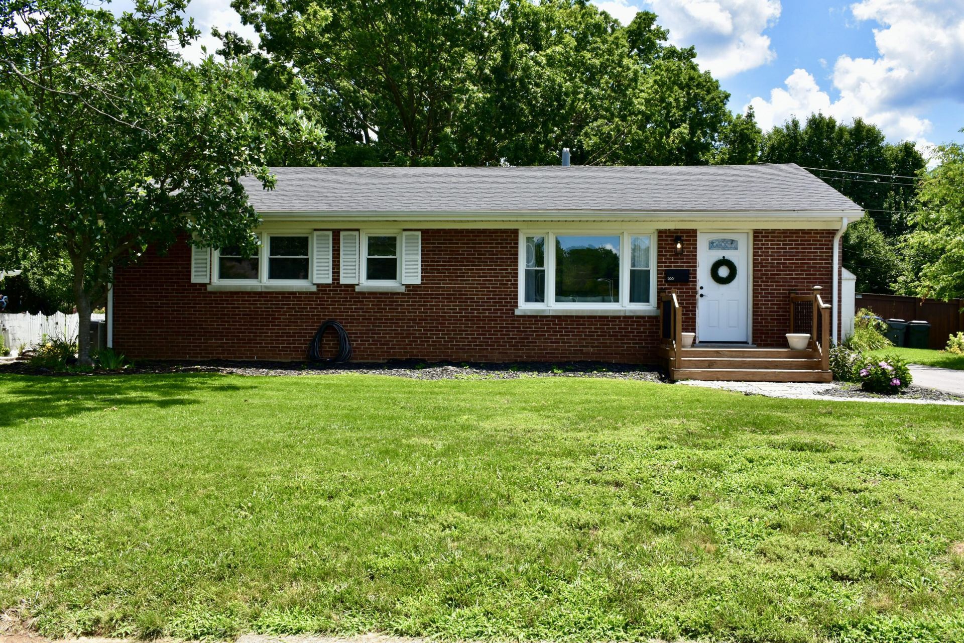 566 Seattle Drive, Lexington, KY 40503 Main Photo
