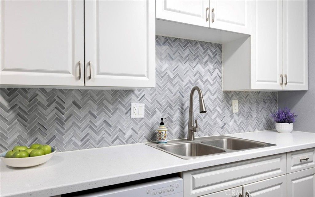 1000 W Macarthur Boulevard, Unit 11, Santa Ana, CA 92707 Main Photo