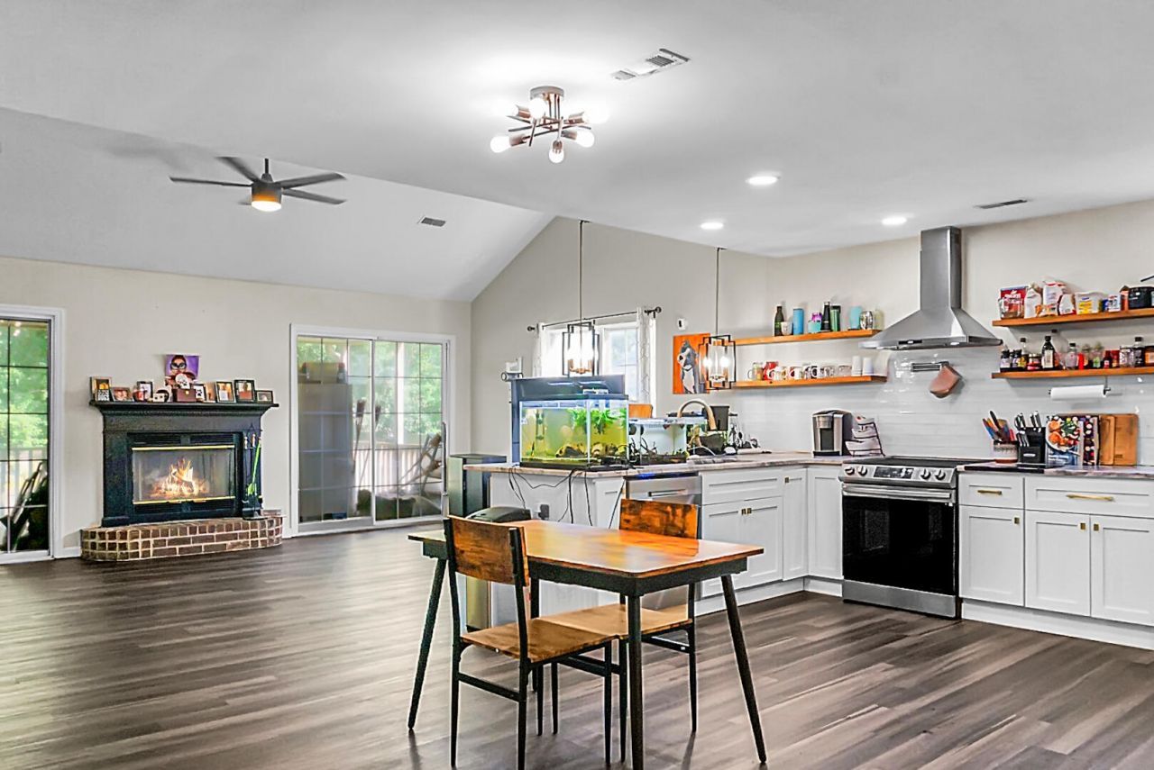 204 Cane Break Lane Photo 7