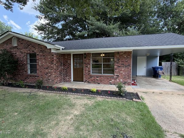 6670 Embassy Circle, Horn Lake, MS 38637
