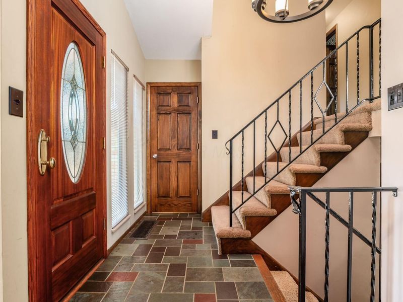 3419 Ridgewood Drive , Hilliard, OH 43026 Photo 4