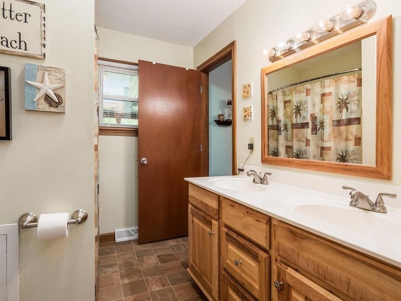 6651 Purity Road NE, Saint Louisville, OH 43071 Photo 11