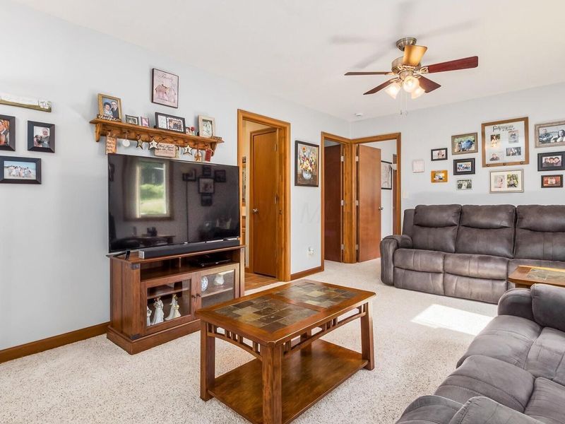 6651 Purity Road NE, Saint Louisville, OH 43071 Photo 9