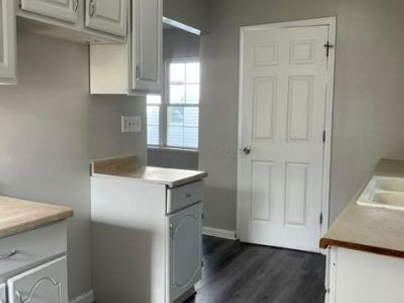 2854 E 11th Avenue, Columbus, OH 43219 Photo 10