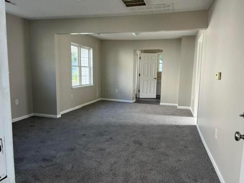 2854 E 11th Avenue, Columbus, OH 43219 Photo 3