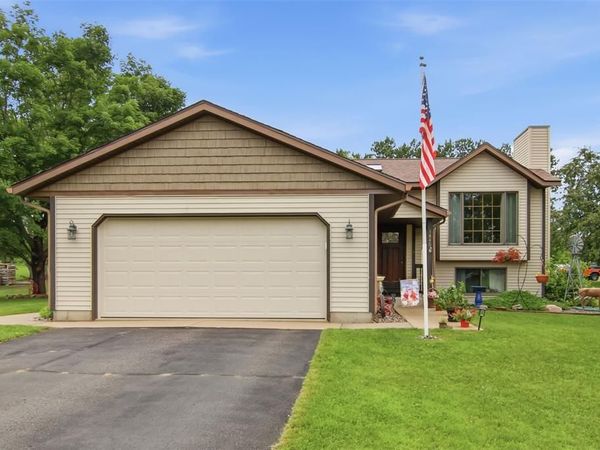 1440 Birchwood Lane, Eau Claire, WI 54703