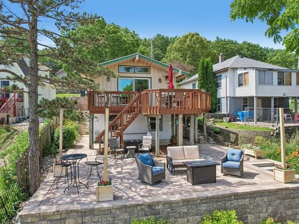 131 Riverside DRIVE, Waterford, WI 53185