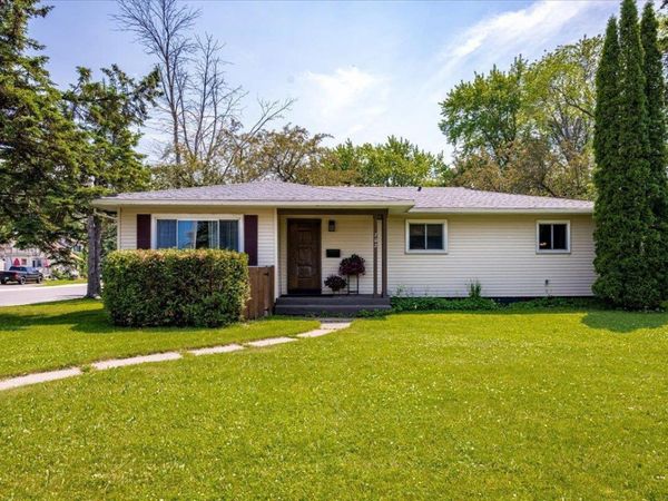 702 N 21st St, Superior, WI 54880