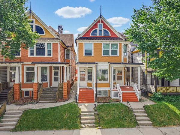 1920 N Oakland AVENUE, Unit 1922, Milwaukee, WI 53202