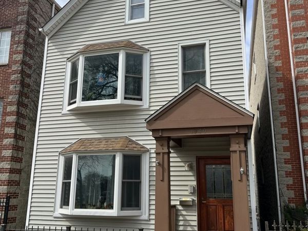 1340 N Cleaver Street , Chicago, IL 60642