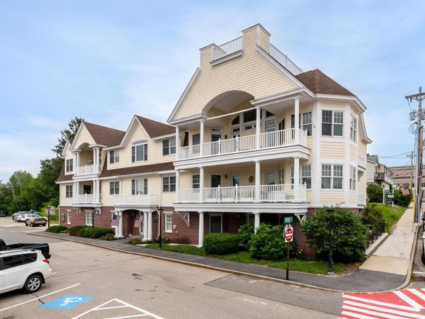 61 Central Avenue, Unit 4, Wolfeboro, NH 03894