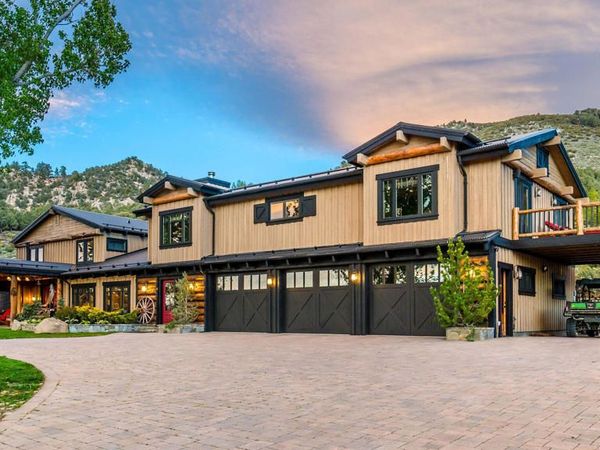 716 Aspen Spring Ranch Road, Mammoth Lakes, CA 93546
