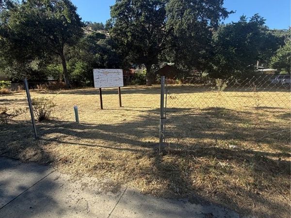 12484 The Plaza, Clearlake Oaks, CA 95423