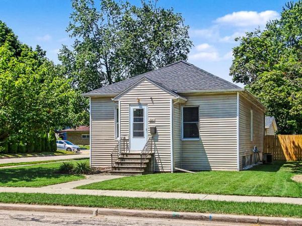 300 N Ottawa Street, Zeeland, MI 49464