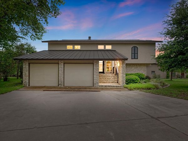 320 Lucy LN, Horseshoe Bay, TX 78657