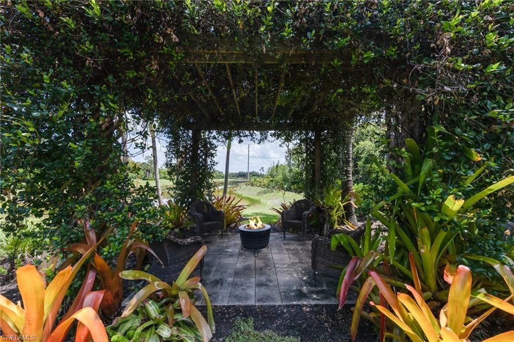 3335 Pacific Dr, Naples, FL 34119 Photo