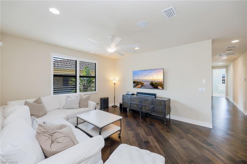 3335 Pacific Dr, Naples, FL 34119 Photo