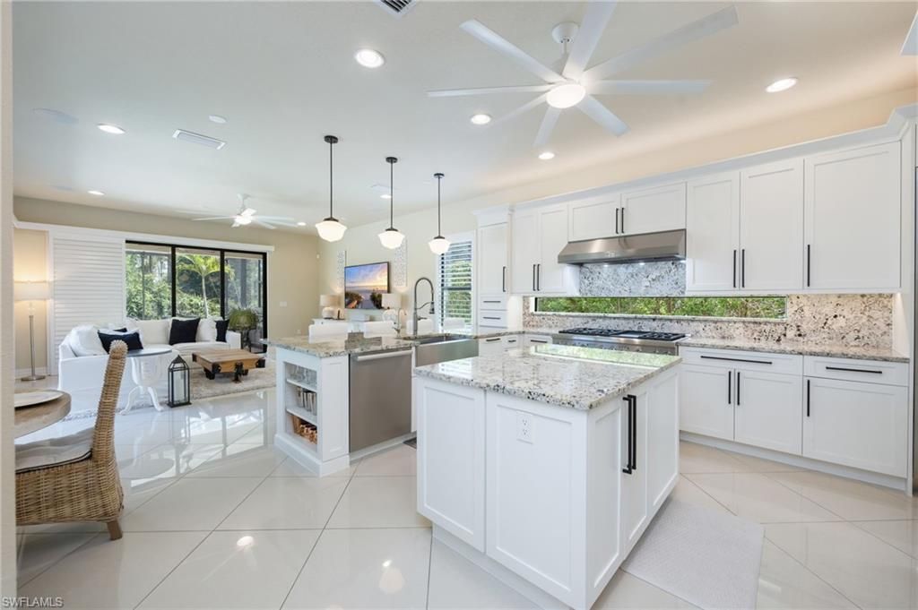 3335 Pacific Dr, Naples, FL 34119 Photo