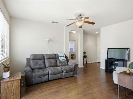 7957 Alpine View Dr, Roseville, CA 95757 Photo