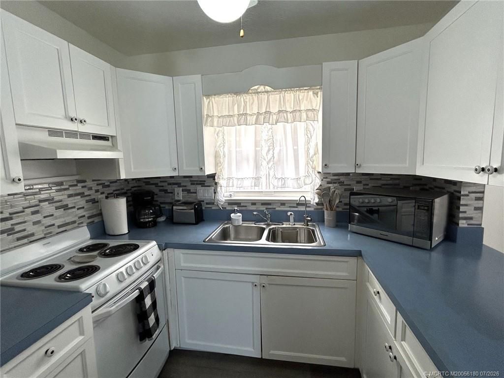 1154 Nettles Boulevard , Jensen Beach, FL 34957 Photo
