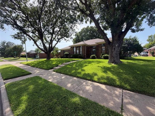 2701 Beau Drive, Mesquite, TX 75181