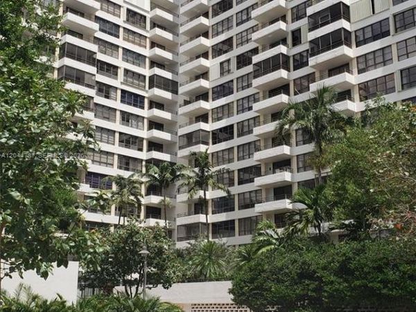 600 Three Islands Blvd, Unit 1218, Hallandale Beach, FL 33009