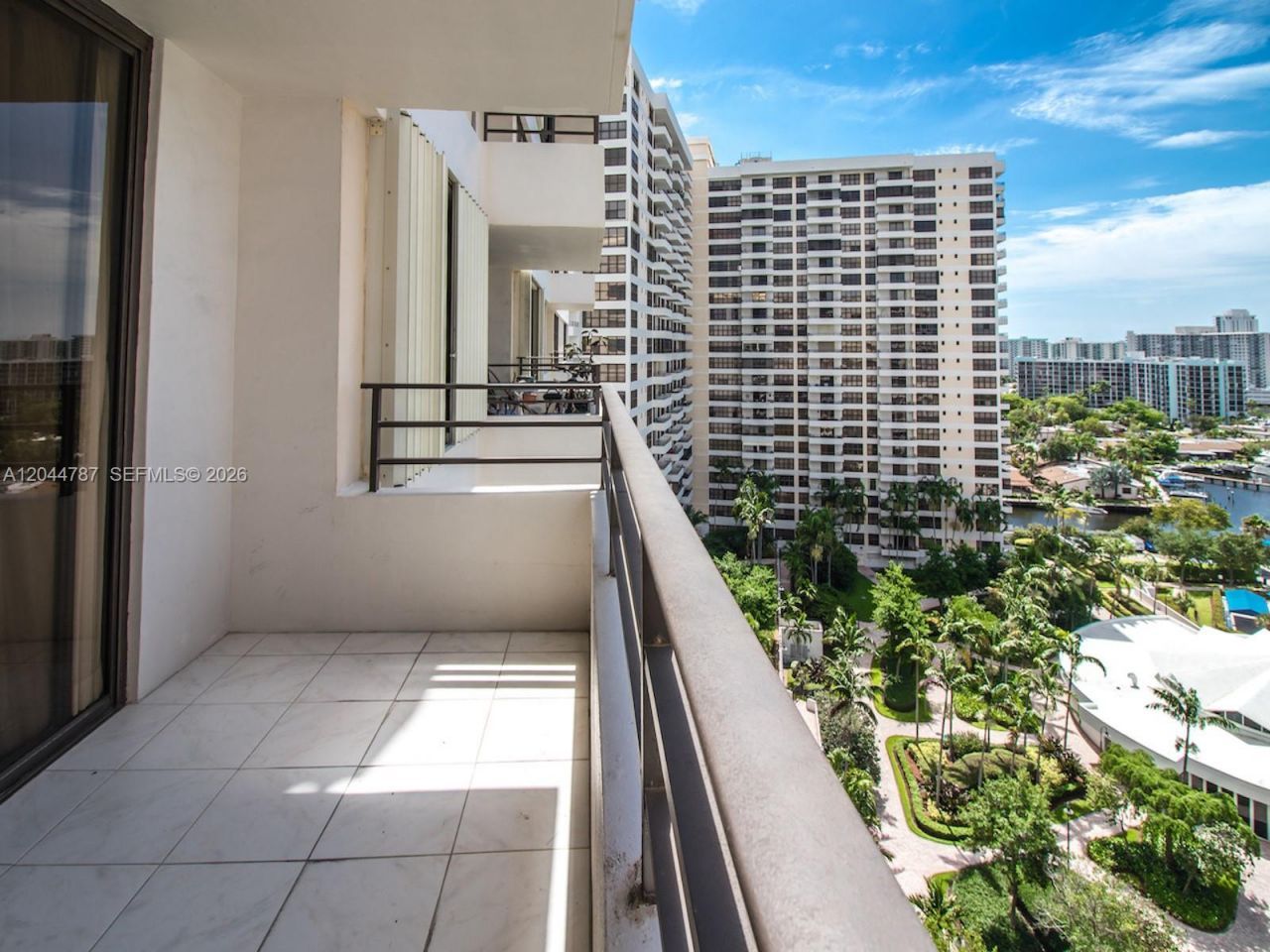 600 Three Islands Blvd, Unit 1218, Hallandale Beach, FL 33009 Photo