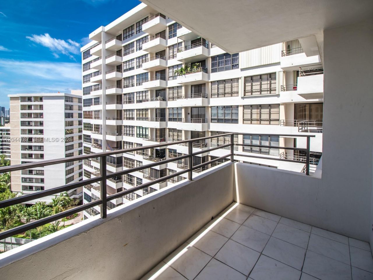 600 Three Islands Blvd, Unit 1218, Hallandale Beach, FL 33009 Photo