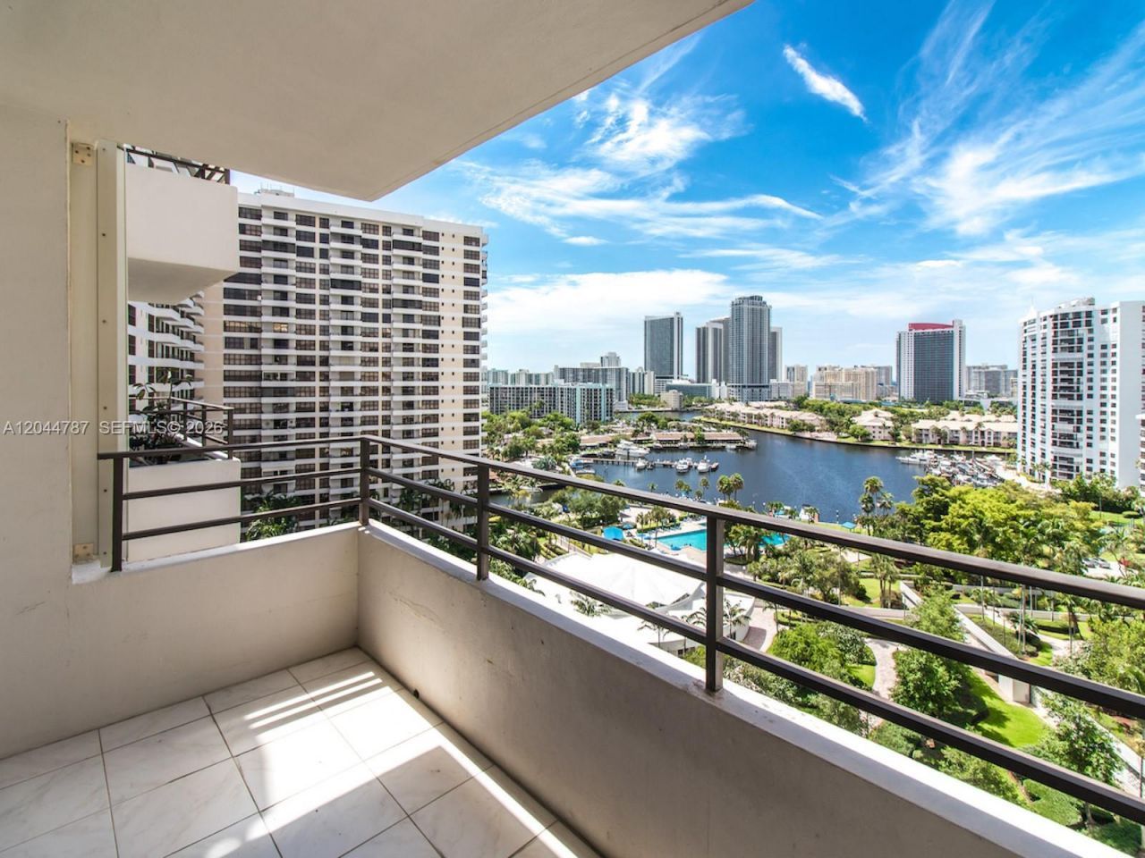 600 Three Islands Blvd, Unit 1218, Hallandale Beach, FL 33009 Photo