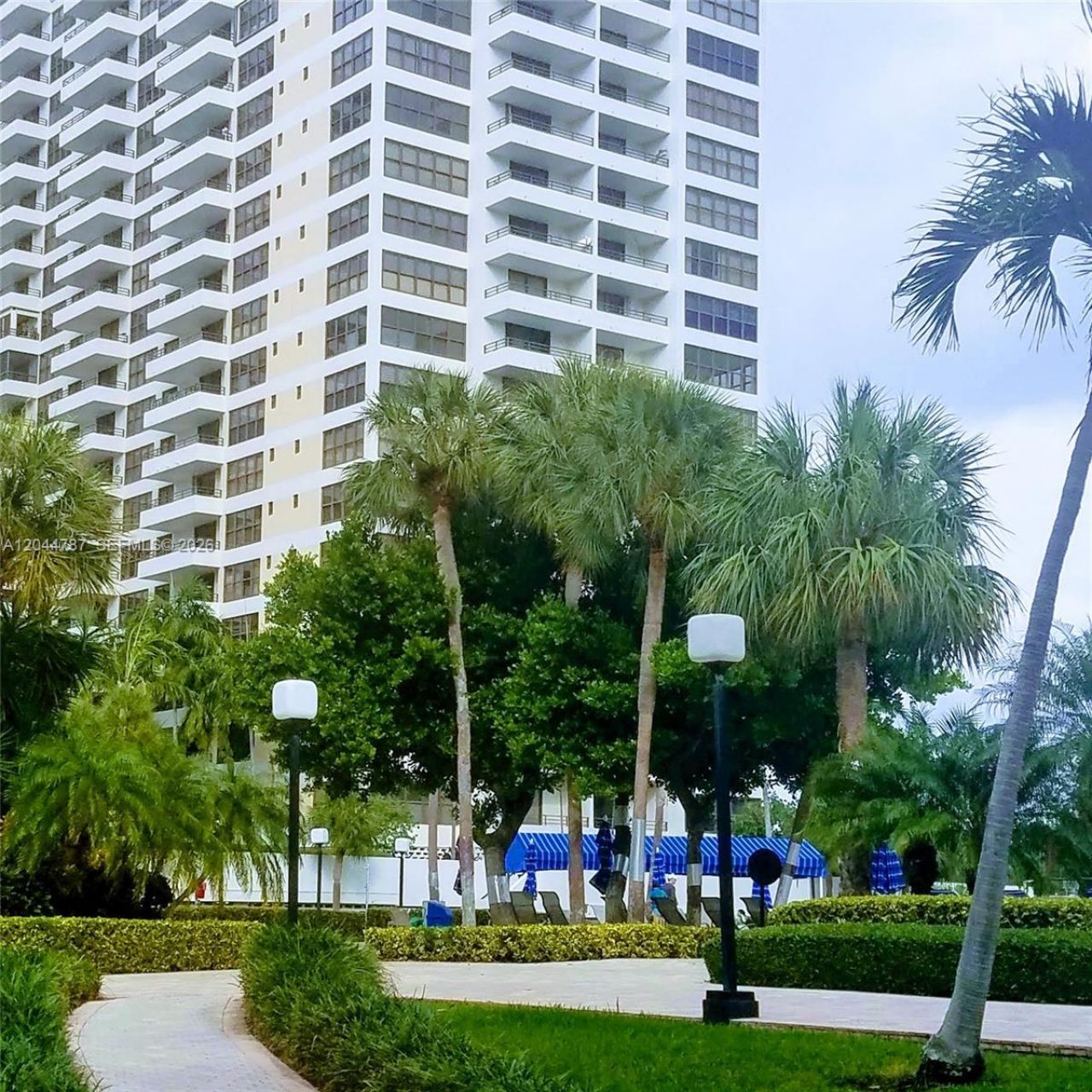 600 Three Islands Blvd, Unit 1218, Hallandale Beach, FL 33009 Photo