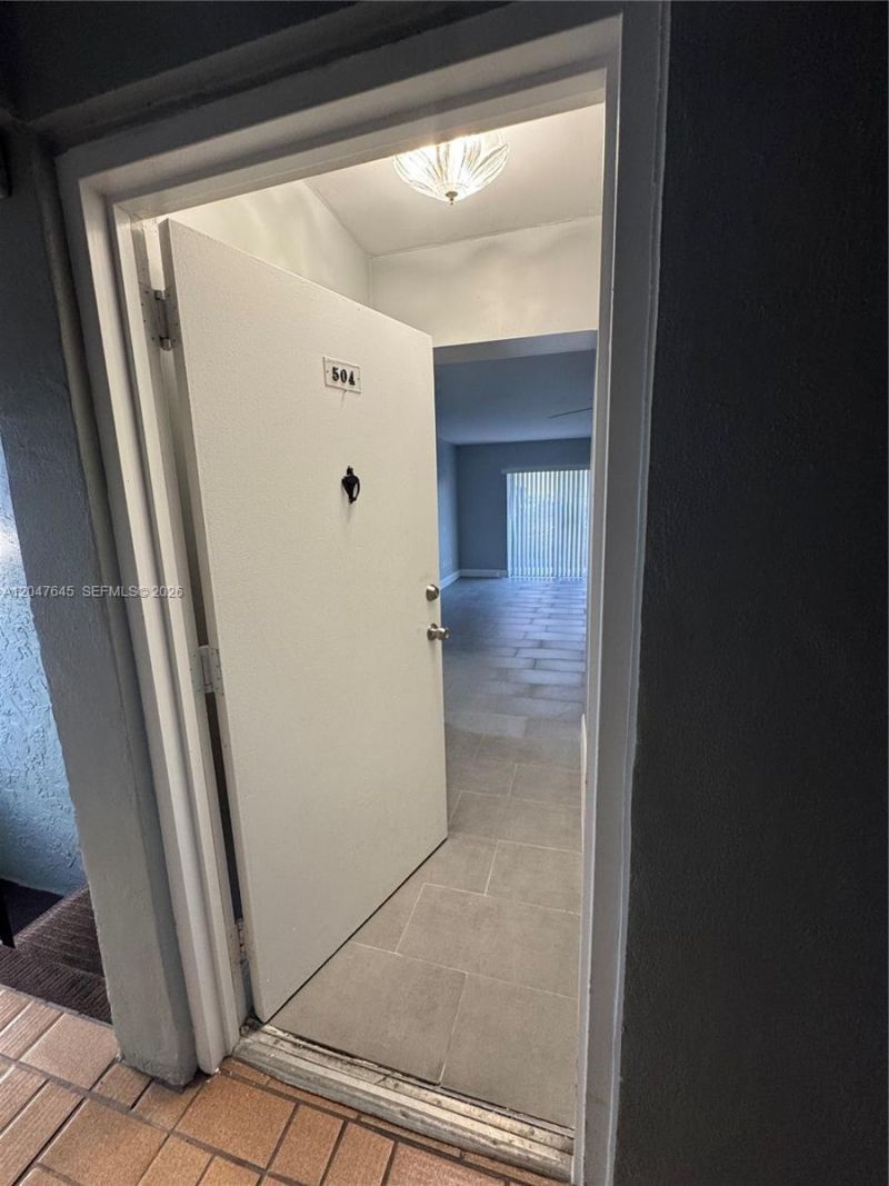 1933 SW 7th St , Unit 504, Miami, FL 33135 Photo
