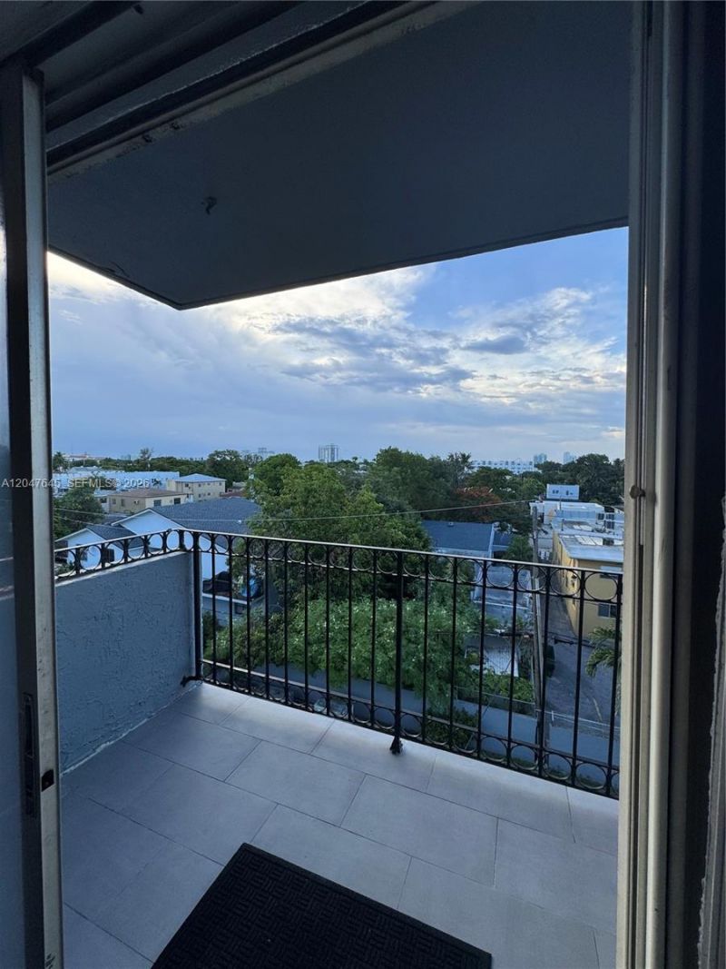 1933 SW 7th St , Unit 504, Miami, FL 33135 Photo